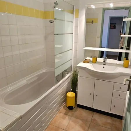 Дом отдыха 78 Alba Rossa Piscine Chauffee Et De Cupabia